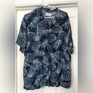 Short sleeve, light and comfortable shirt